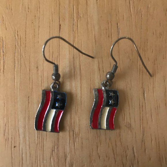 American Flag Dangle Earrings Vintage Patriotic - Picture 5 of 6